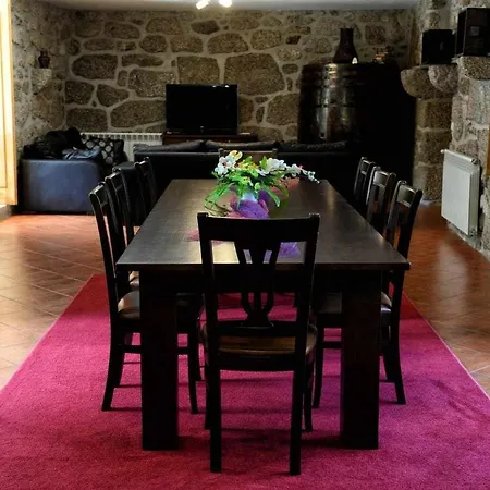 Casa De Barreiros Camélias De Basto