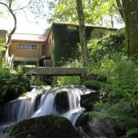 Casa De Barreiros Camelias De Basto * Lamelas