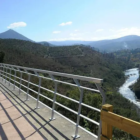 Casa De Barreiros Camélias De Basto *